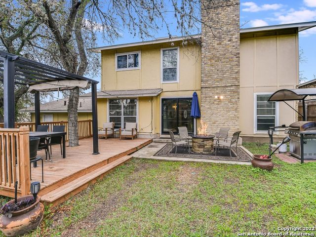 1323 E BITTERS RD