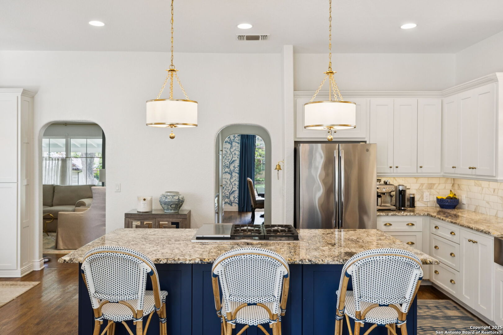 235 E Fair Oaks