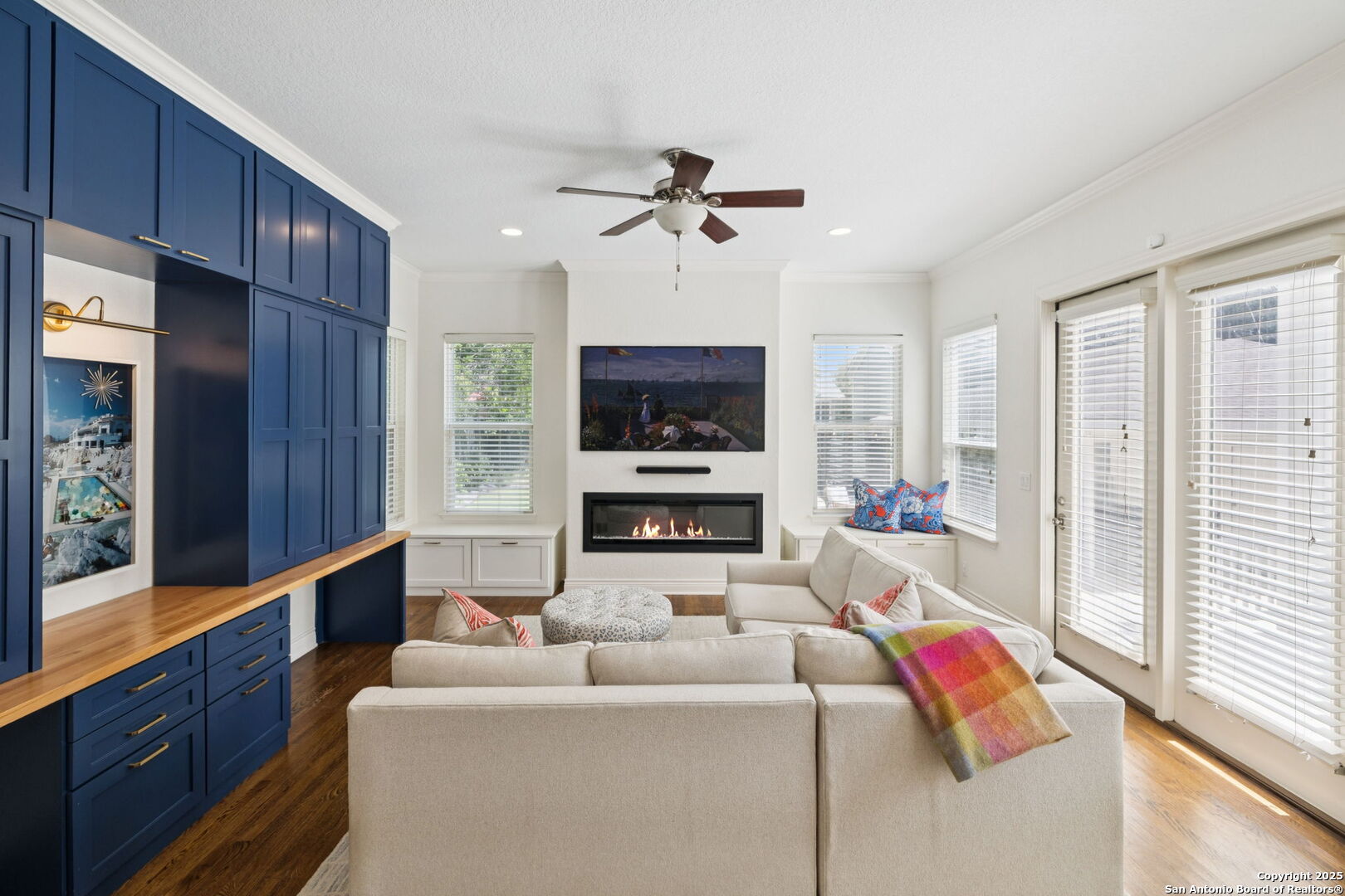 235 E Fair Oaks