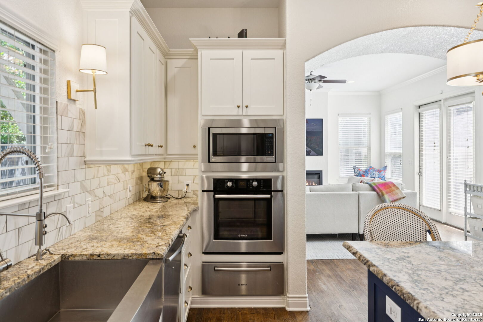 235 E Fair Oaks