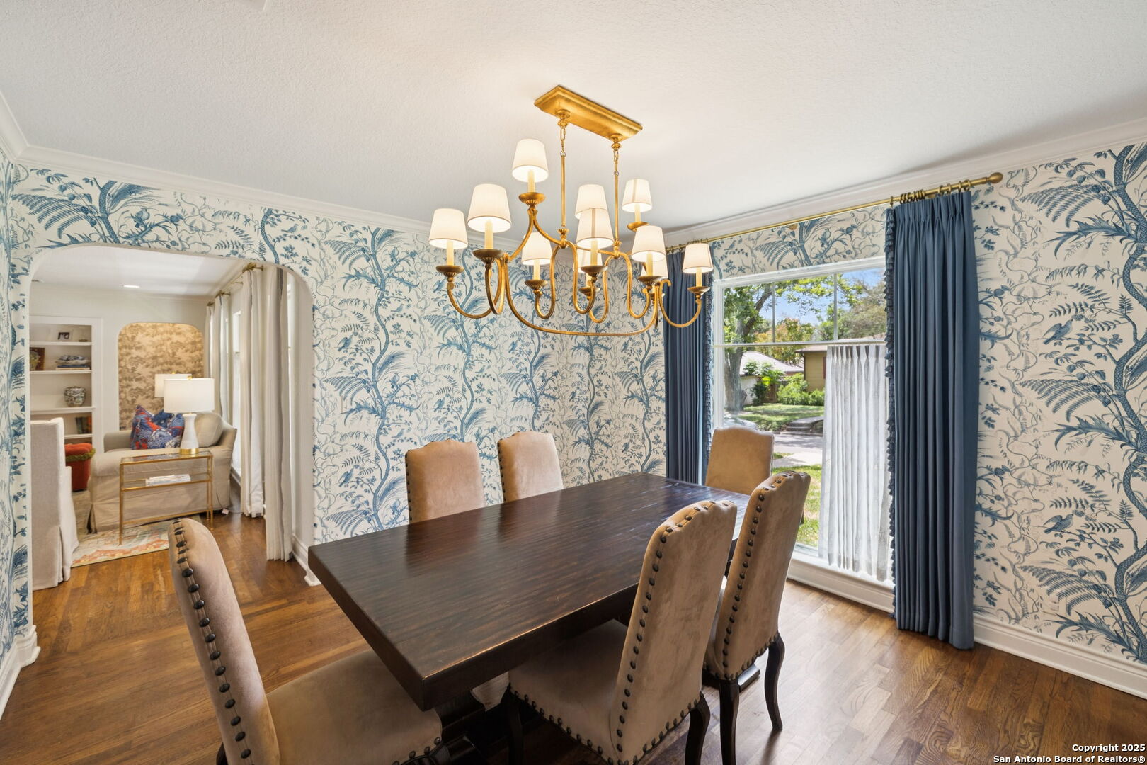 235 E Fair Oaks