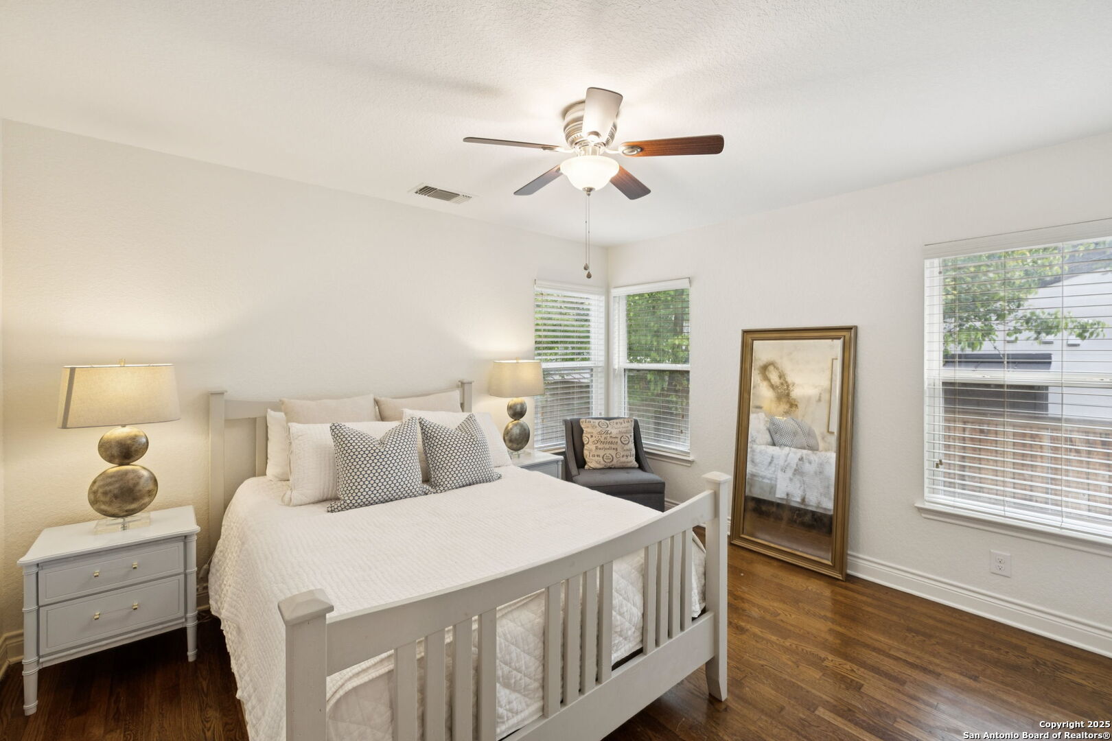 235 E Fair Oaks