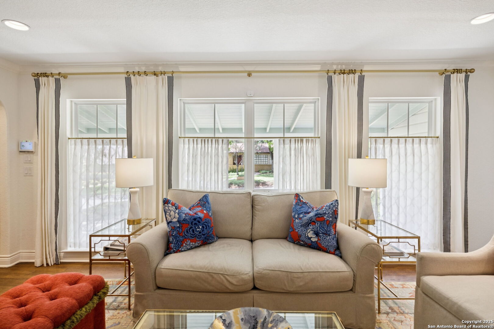 235 E Fair Oaks
