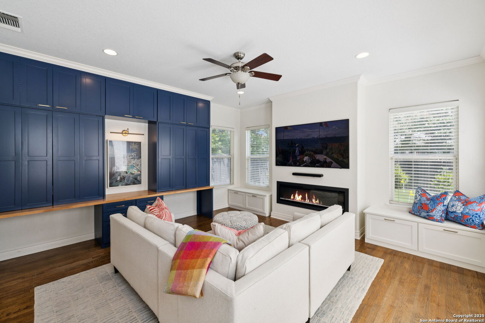 235 E Fair Oaks