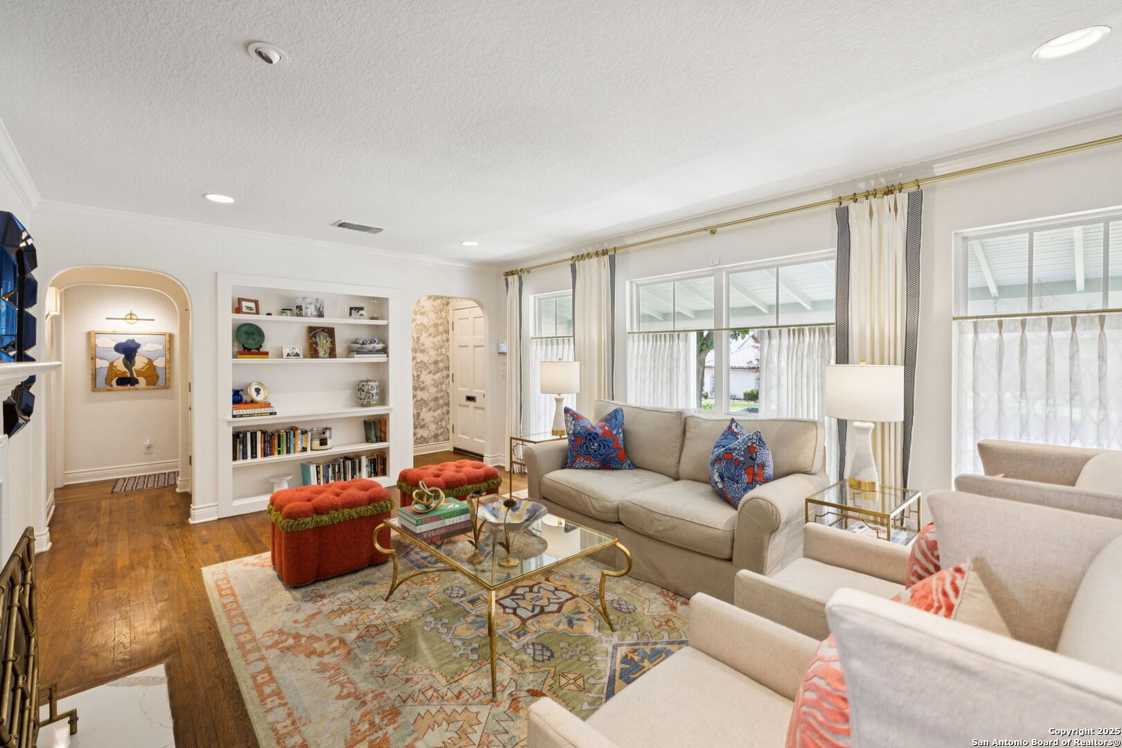 235 E Fair Oaks