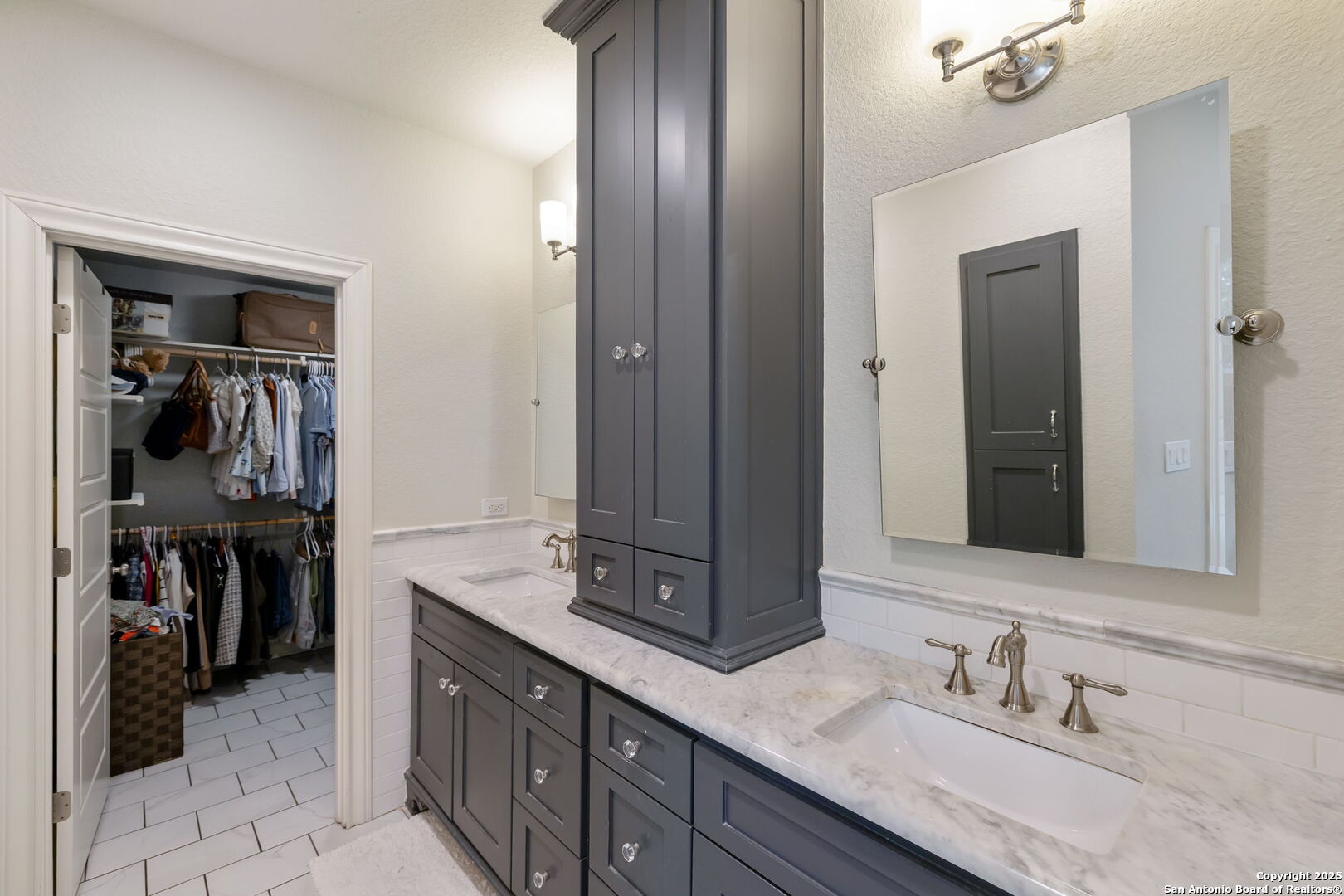 235 E Fair Oaks