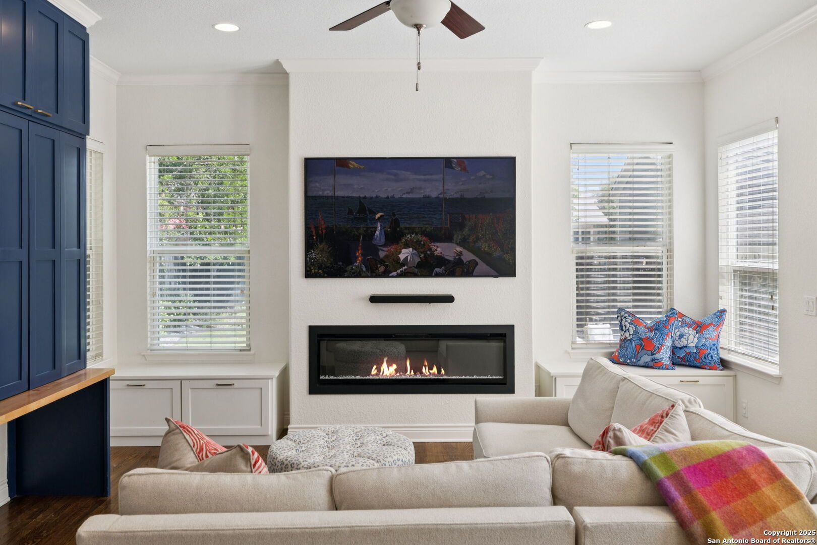 235 E Fair Oaks