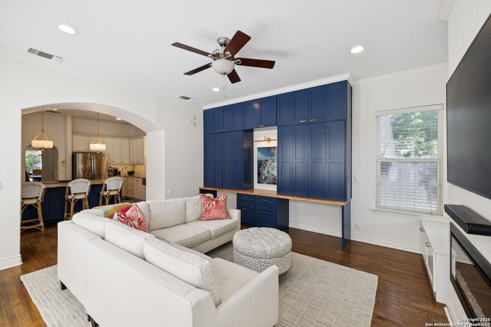 235 E Fair Oaks