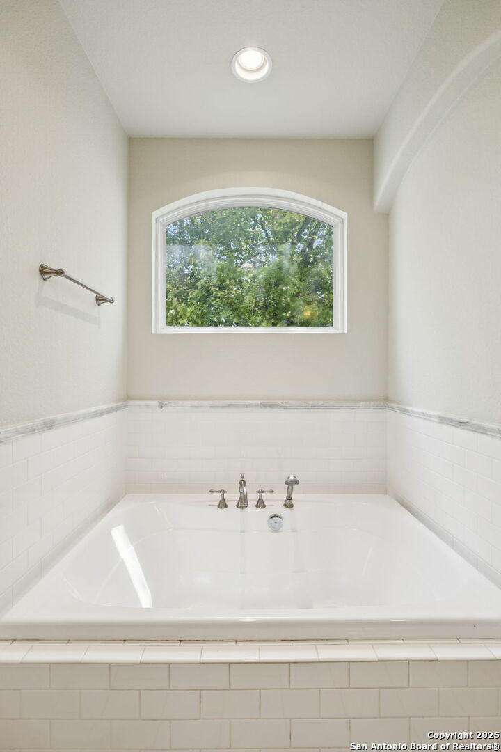 235 E Fair Oaks