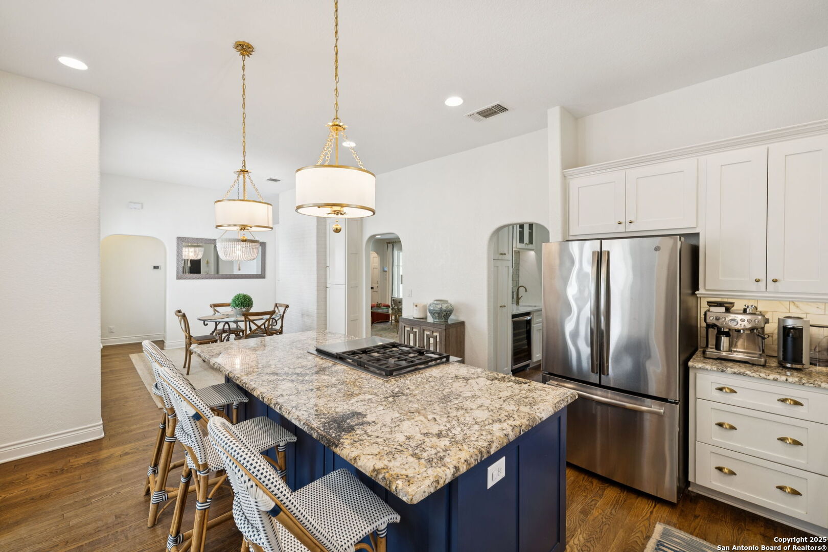 235 E Fair Oaks
