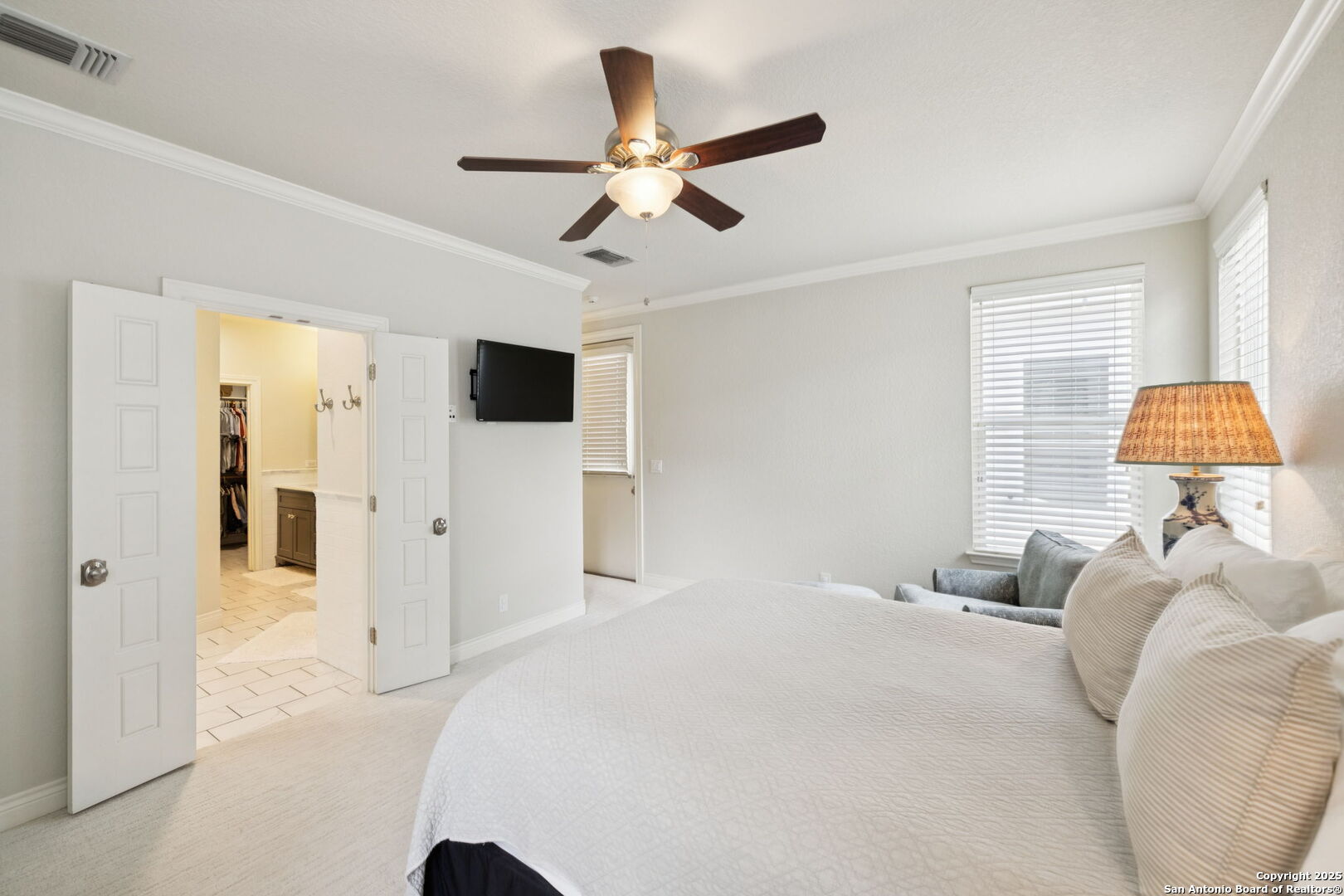 235 E Fair Oaks