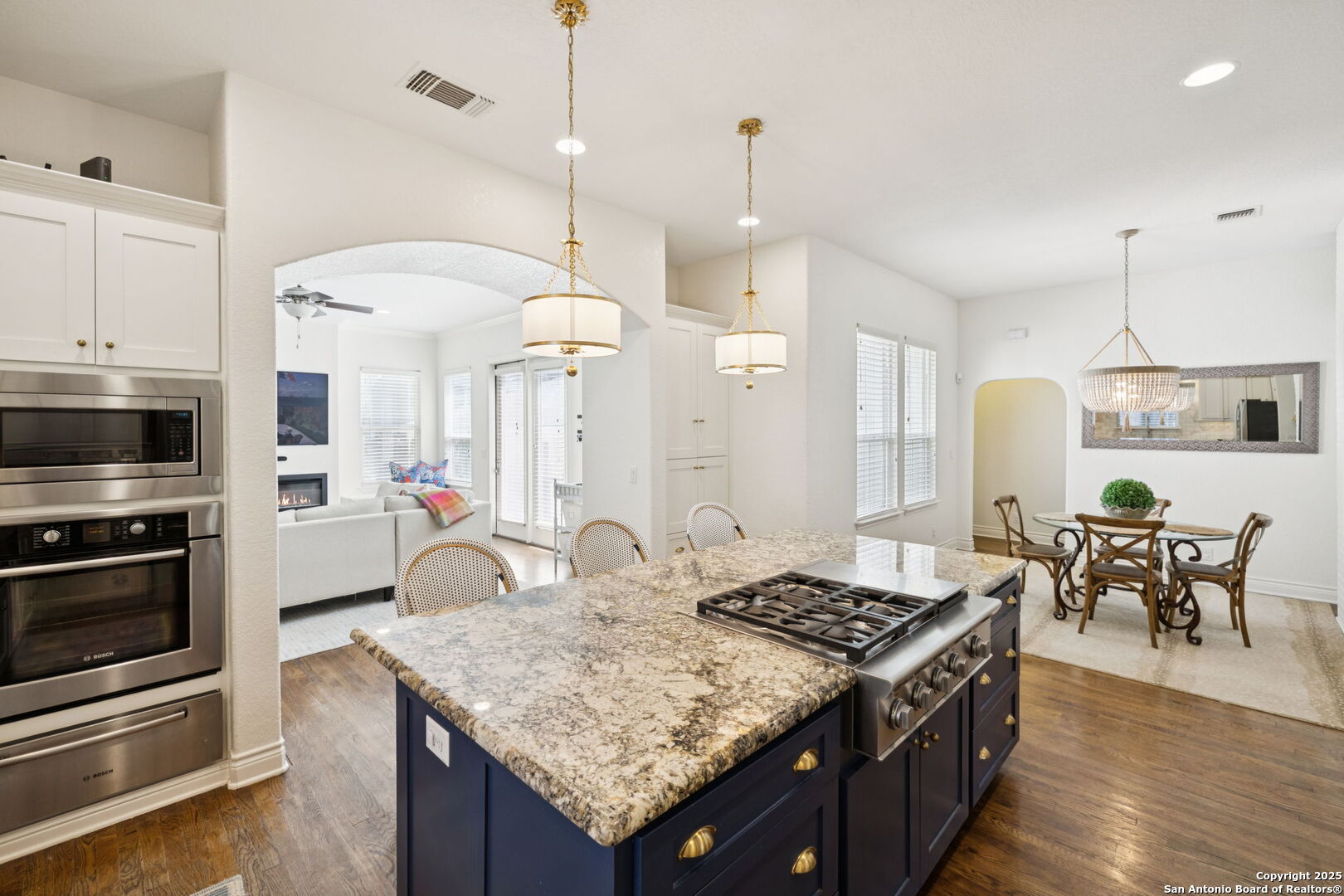 235 E Fair Oaks
