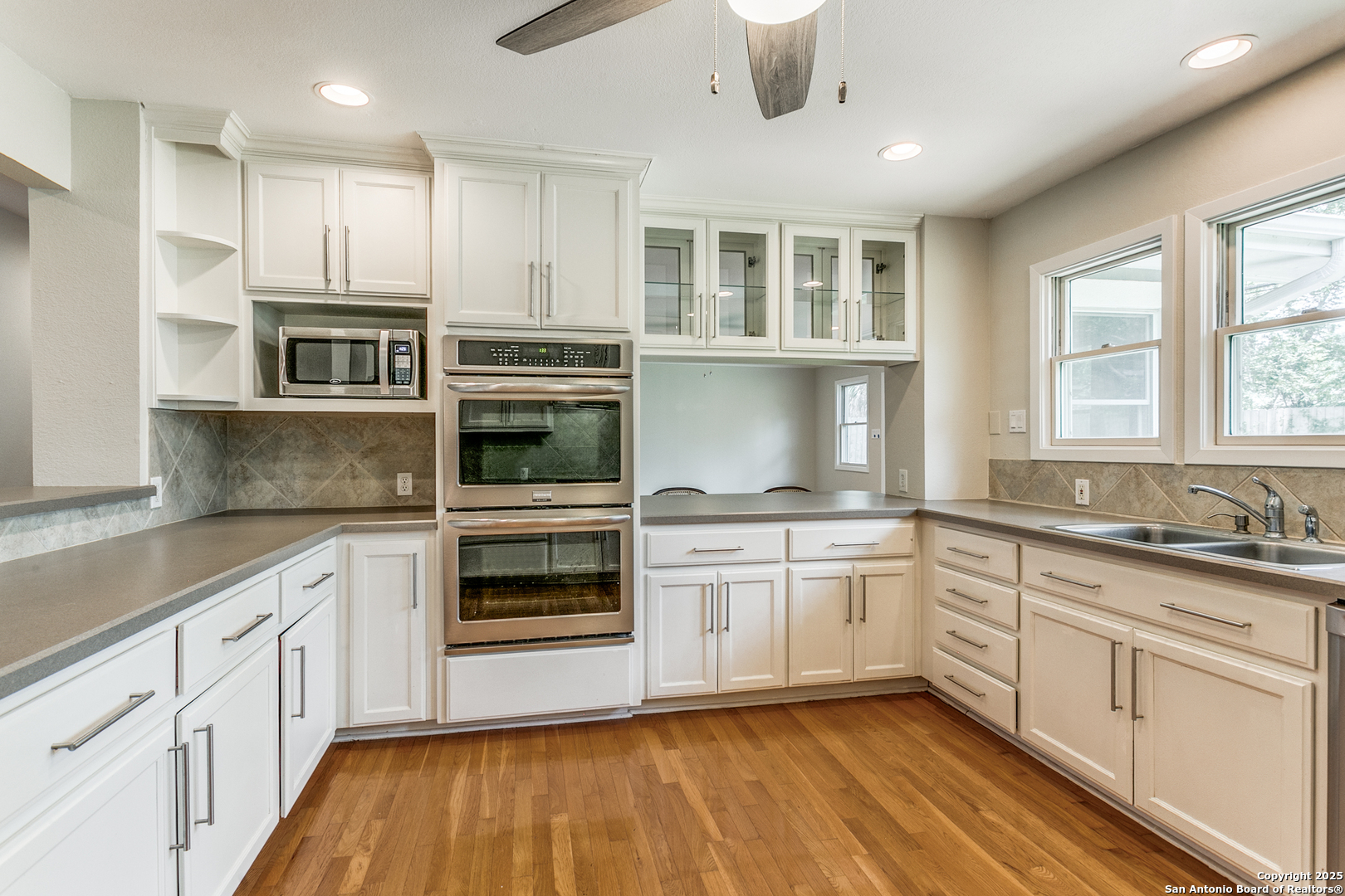 411 E Nottingham