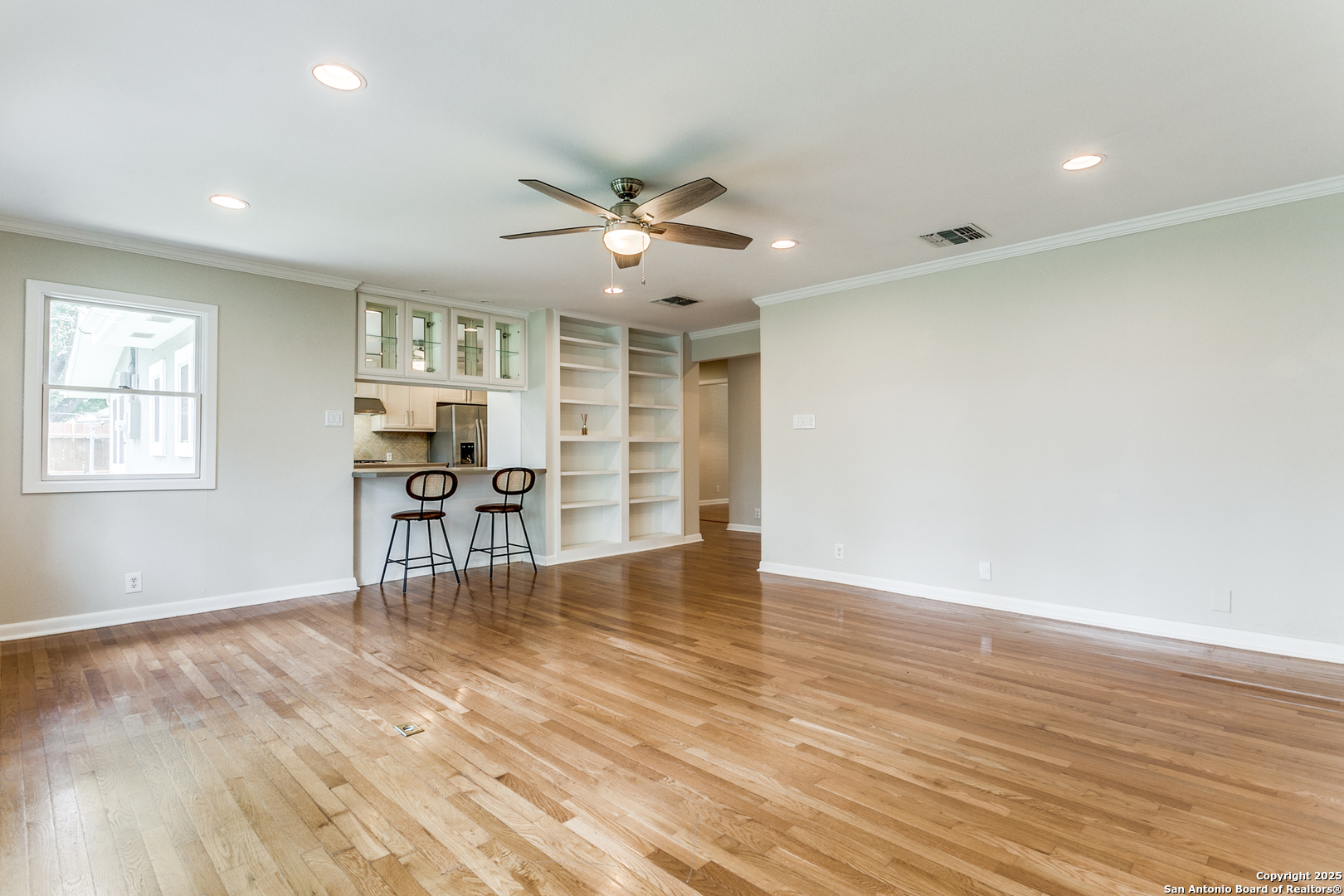 411 E Nottingham