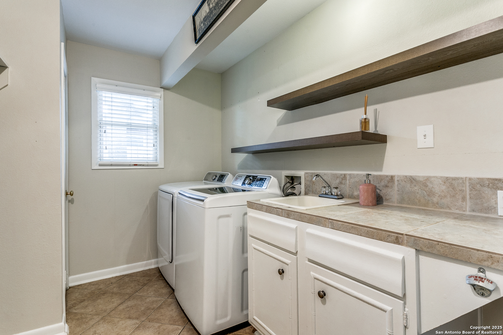 411 E Nottingham