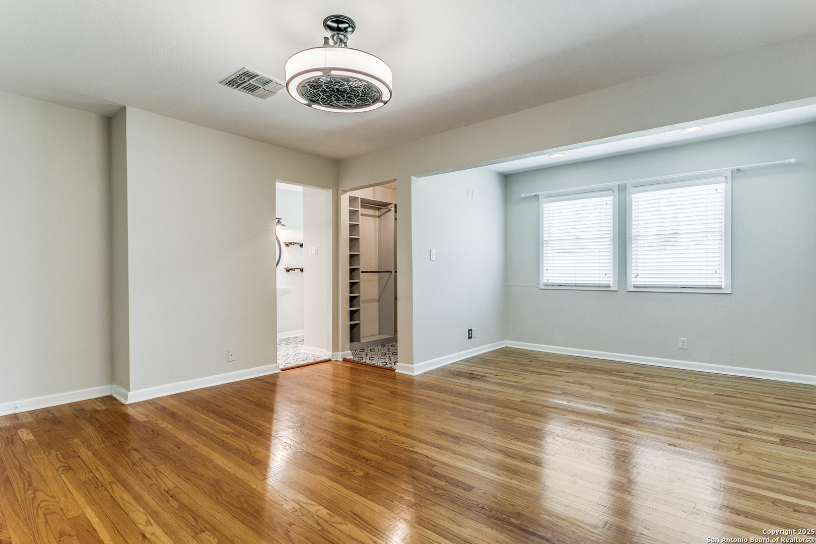 411 E Nottingham