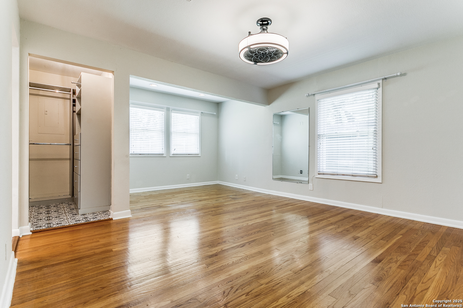 411 E Nottingham