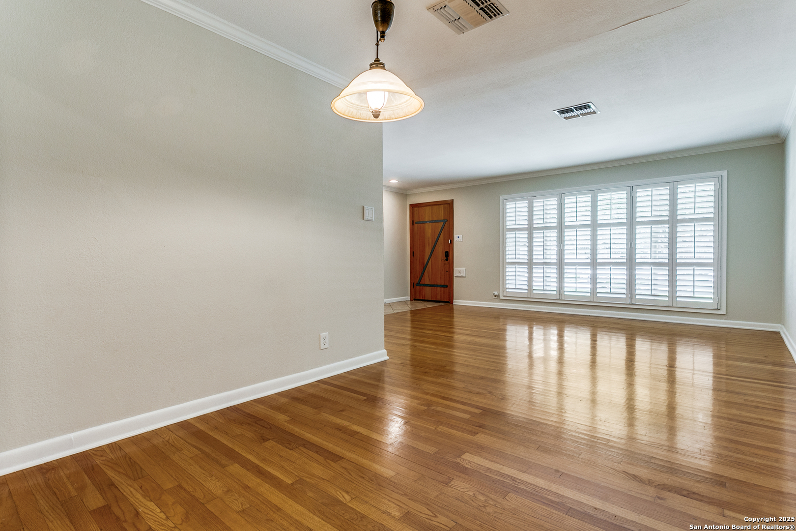 411 E Nottingham