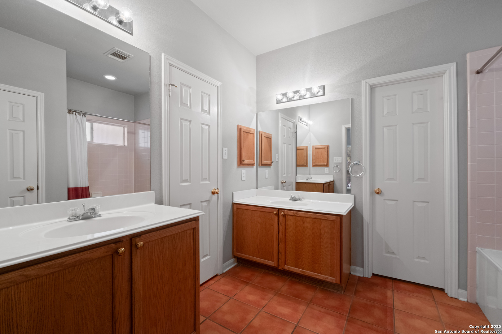 3838 Tavern Oaks