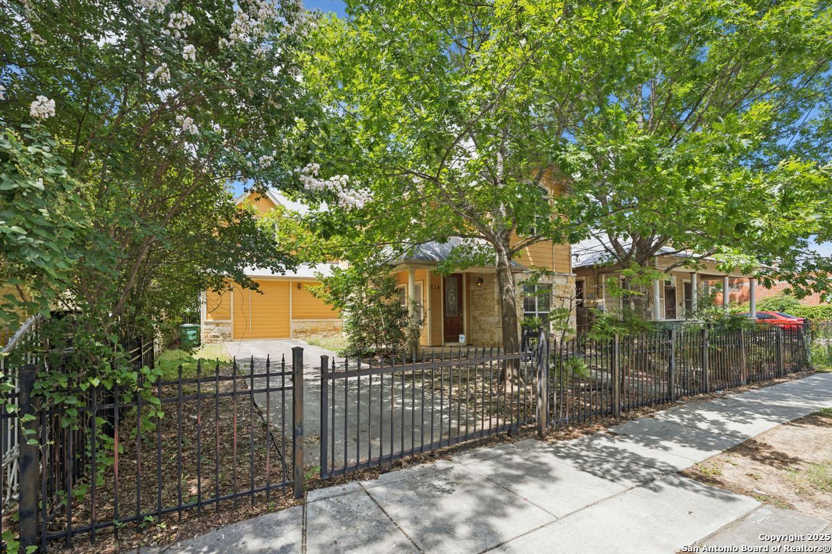 214 Vance St