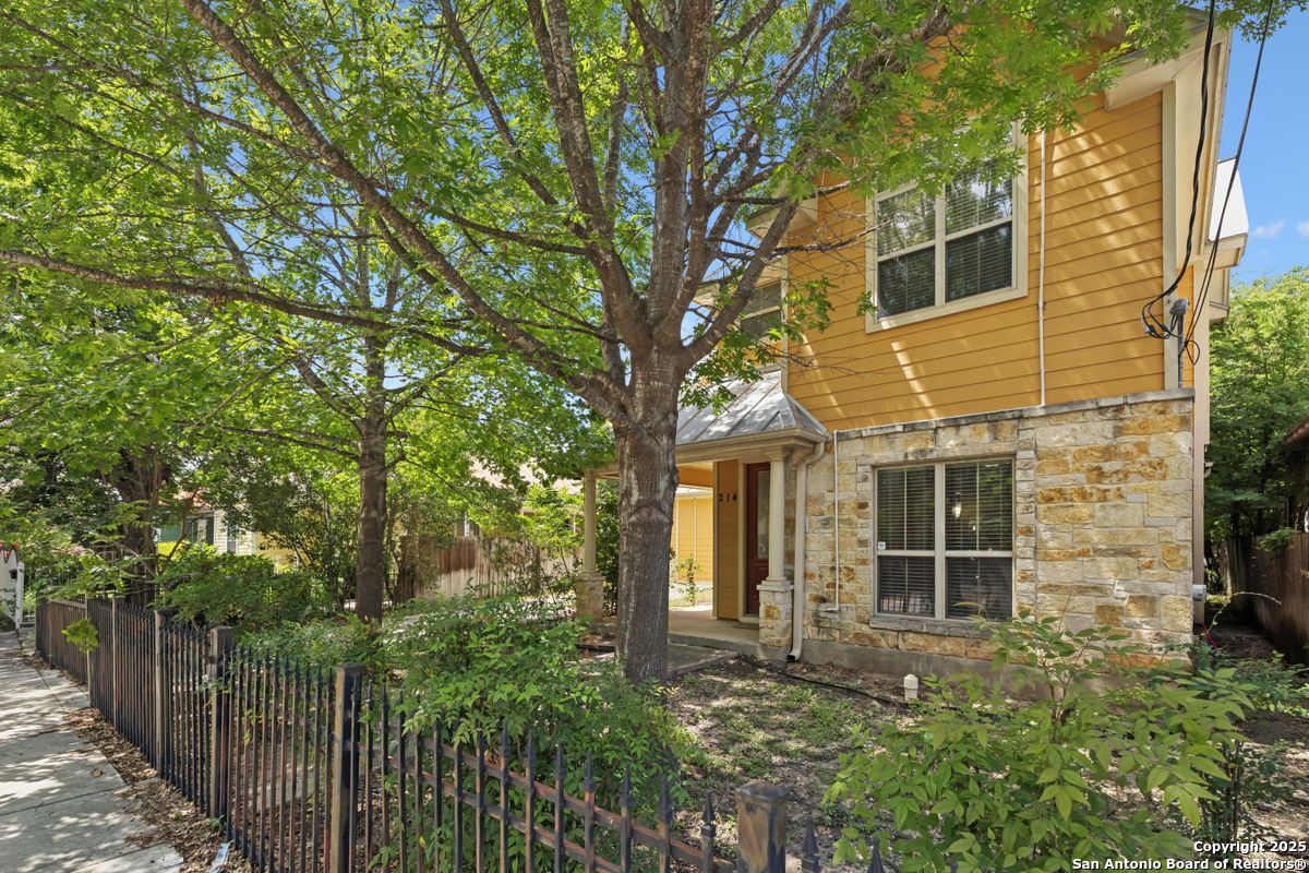 214 Vance St