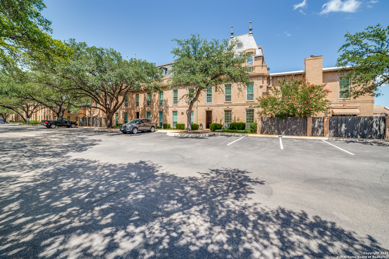 7711 Broadway 11B