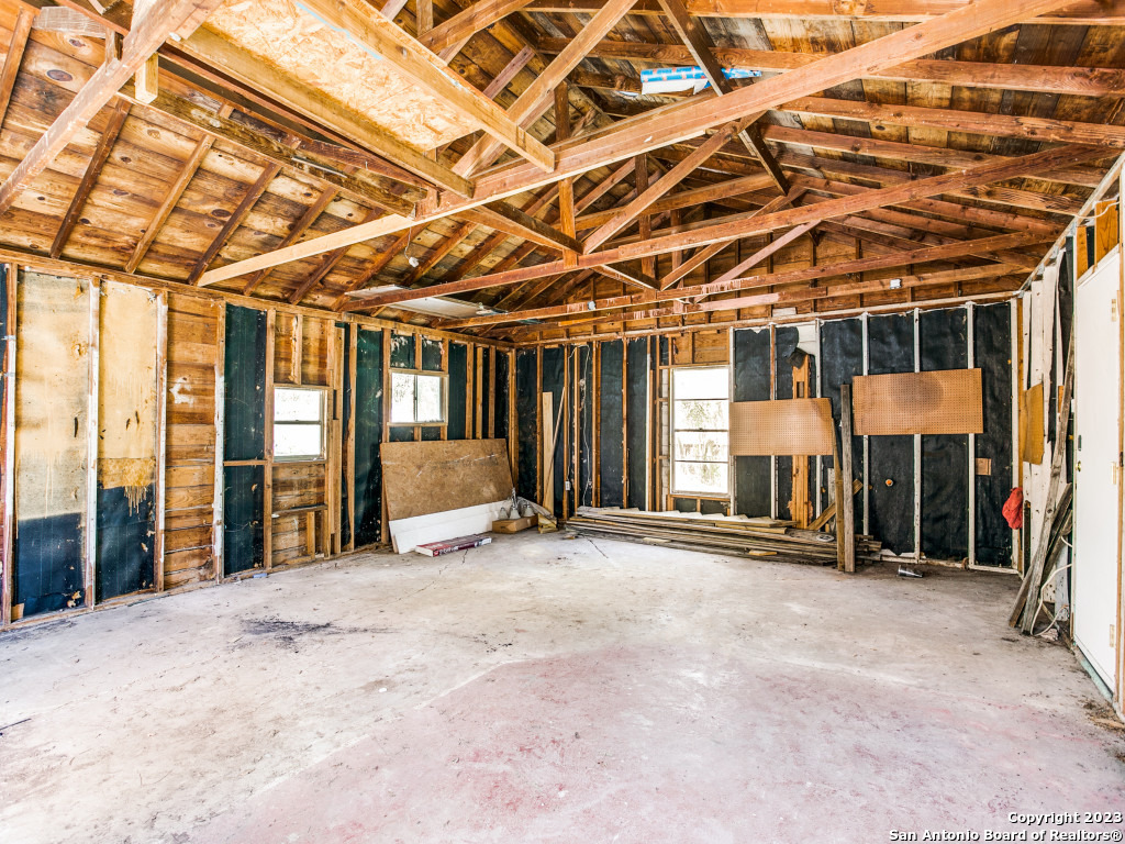 115 BLAKELEY DR