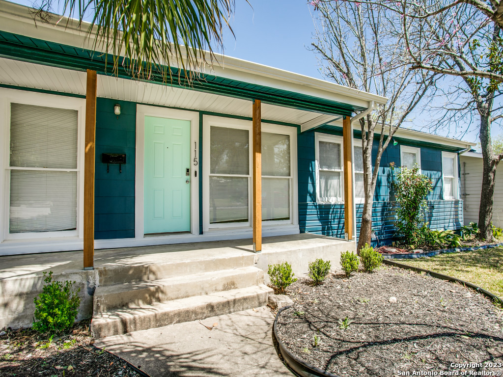 115 BLAKELEY DR