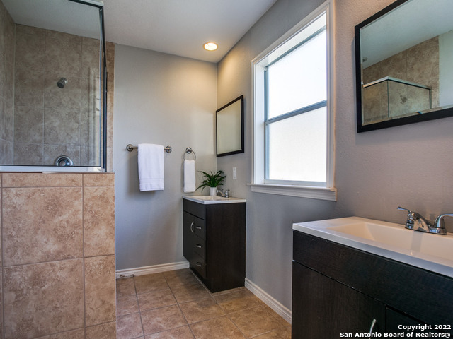 115 BLAKELEY DR