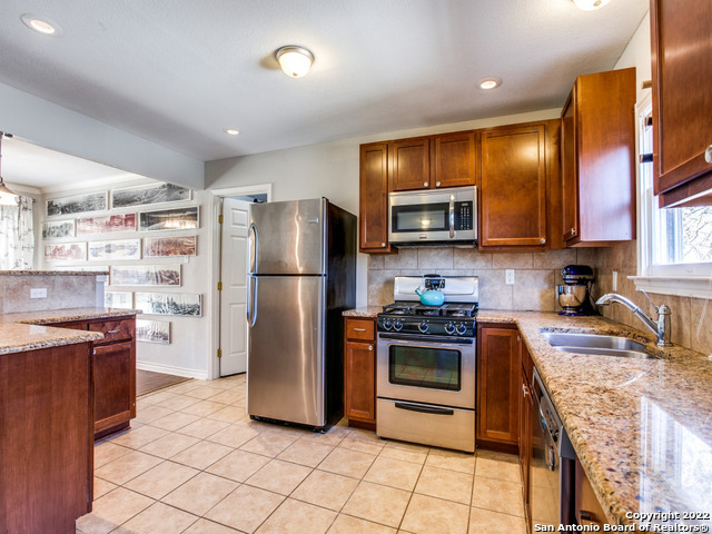 115 BLAKELEY DR