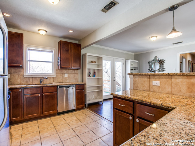 115 BLAKELEY DR