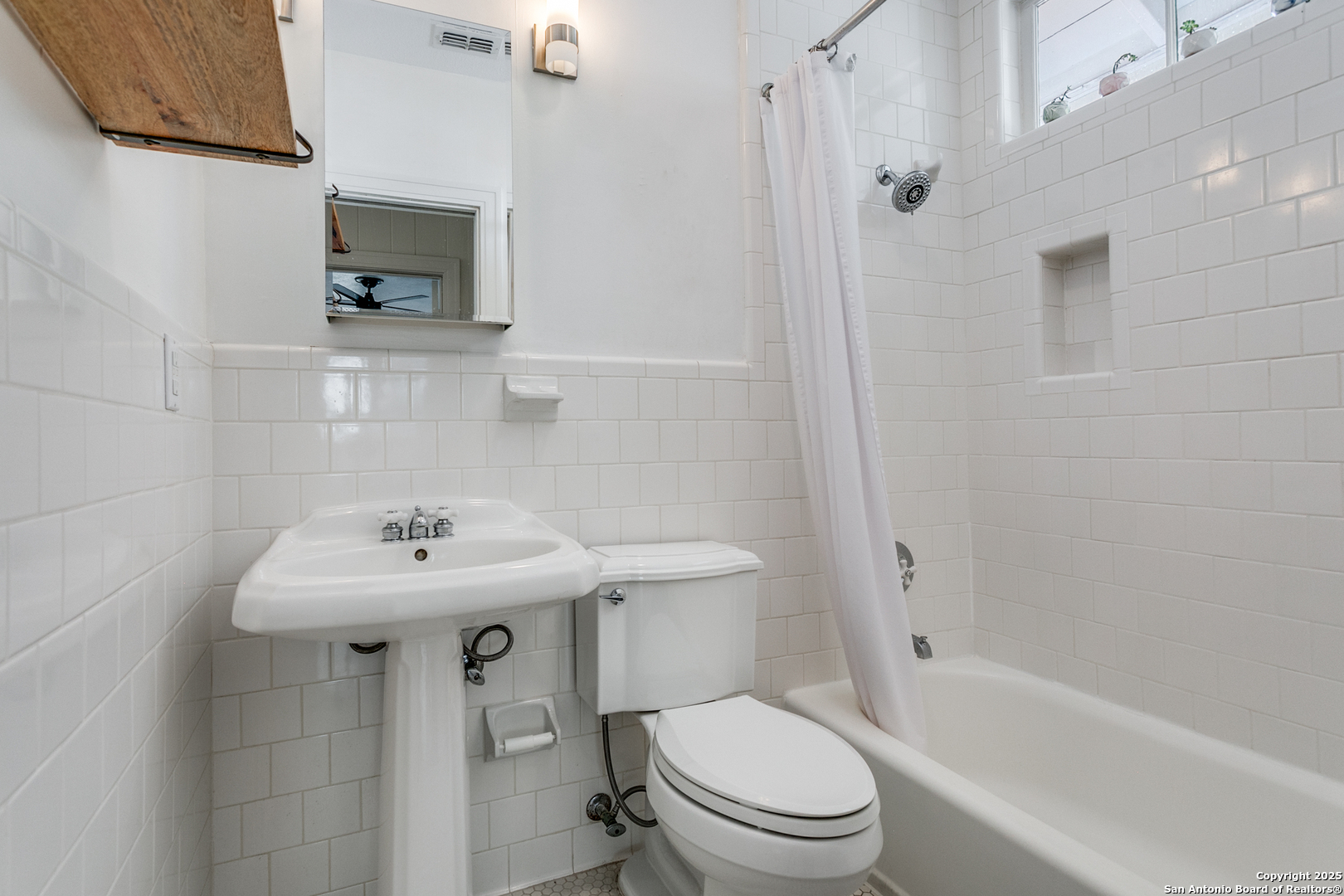 221 redwood