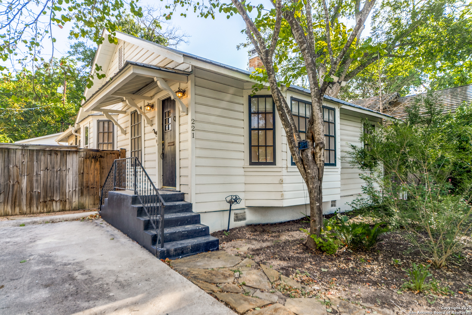 221 redwood