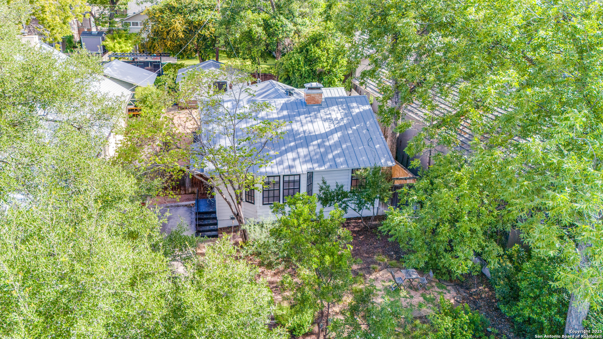 221 redwood