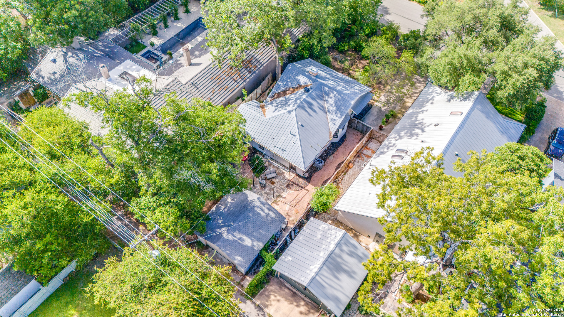 221 redwood