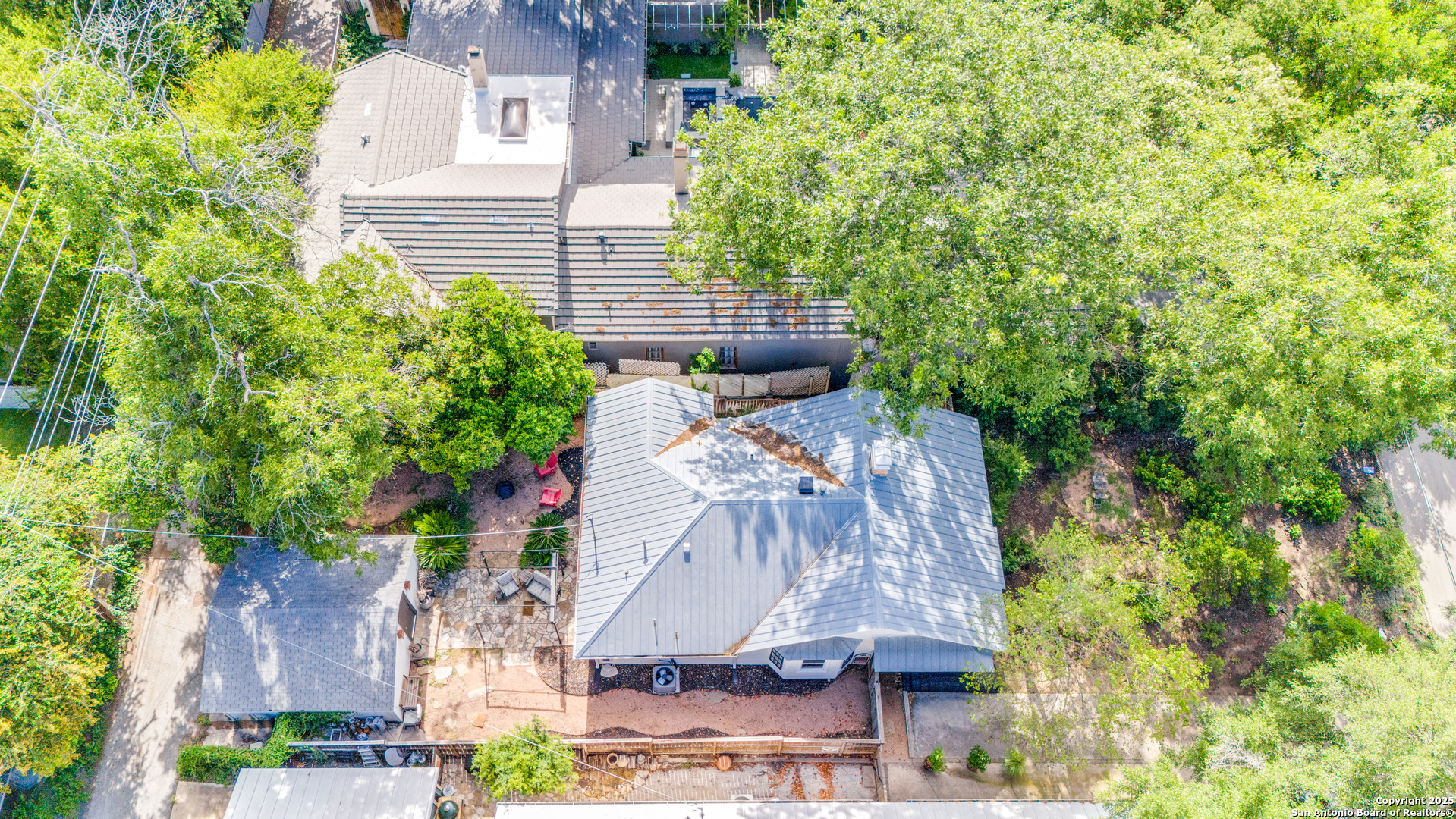 221 redwood