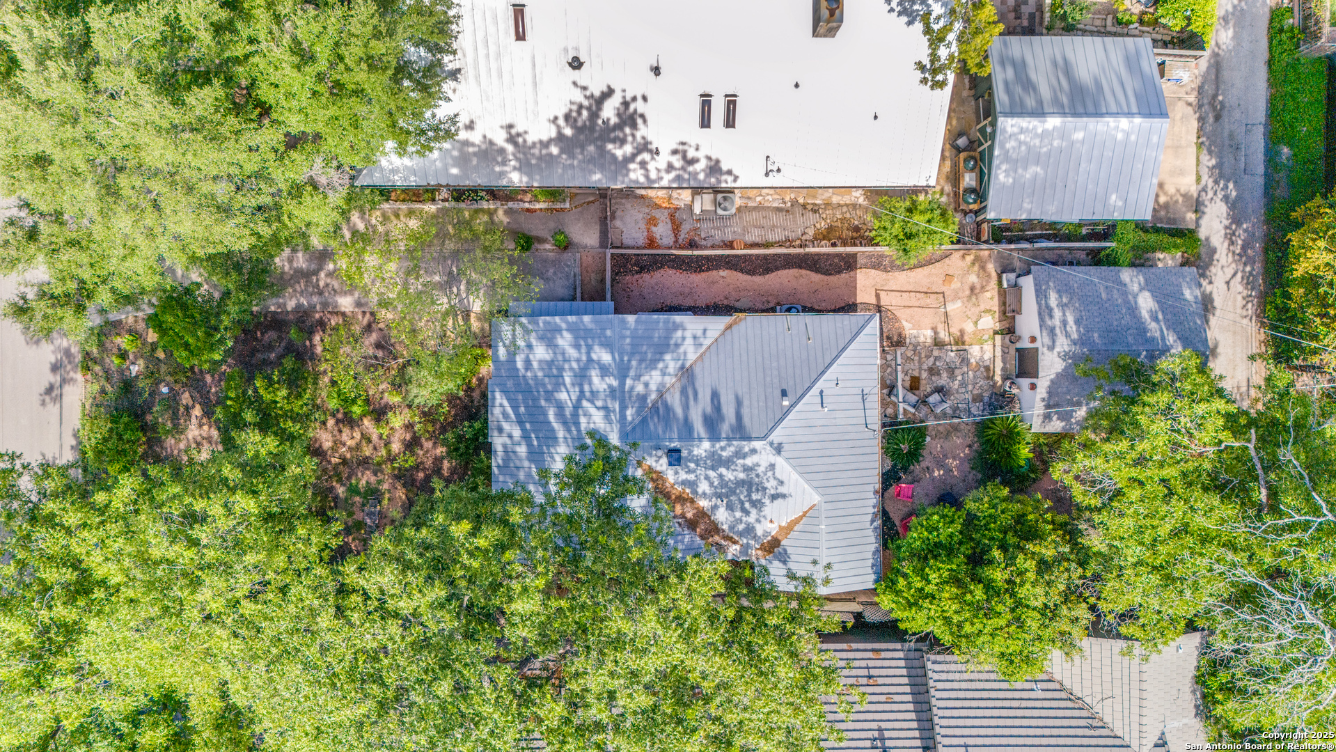 221 redwood