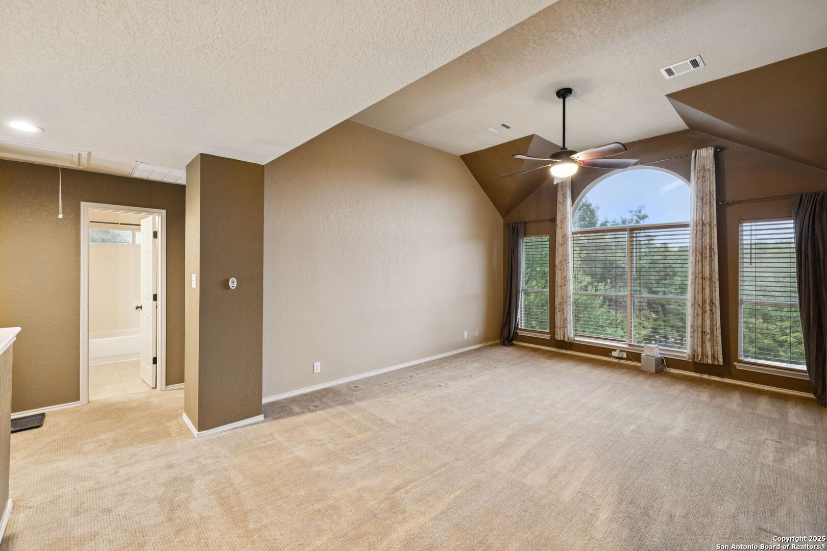 2504 Woodbridge