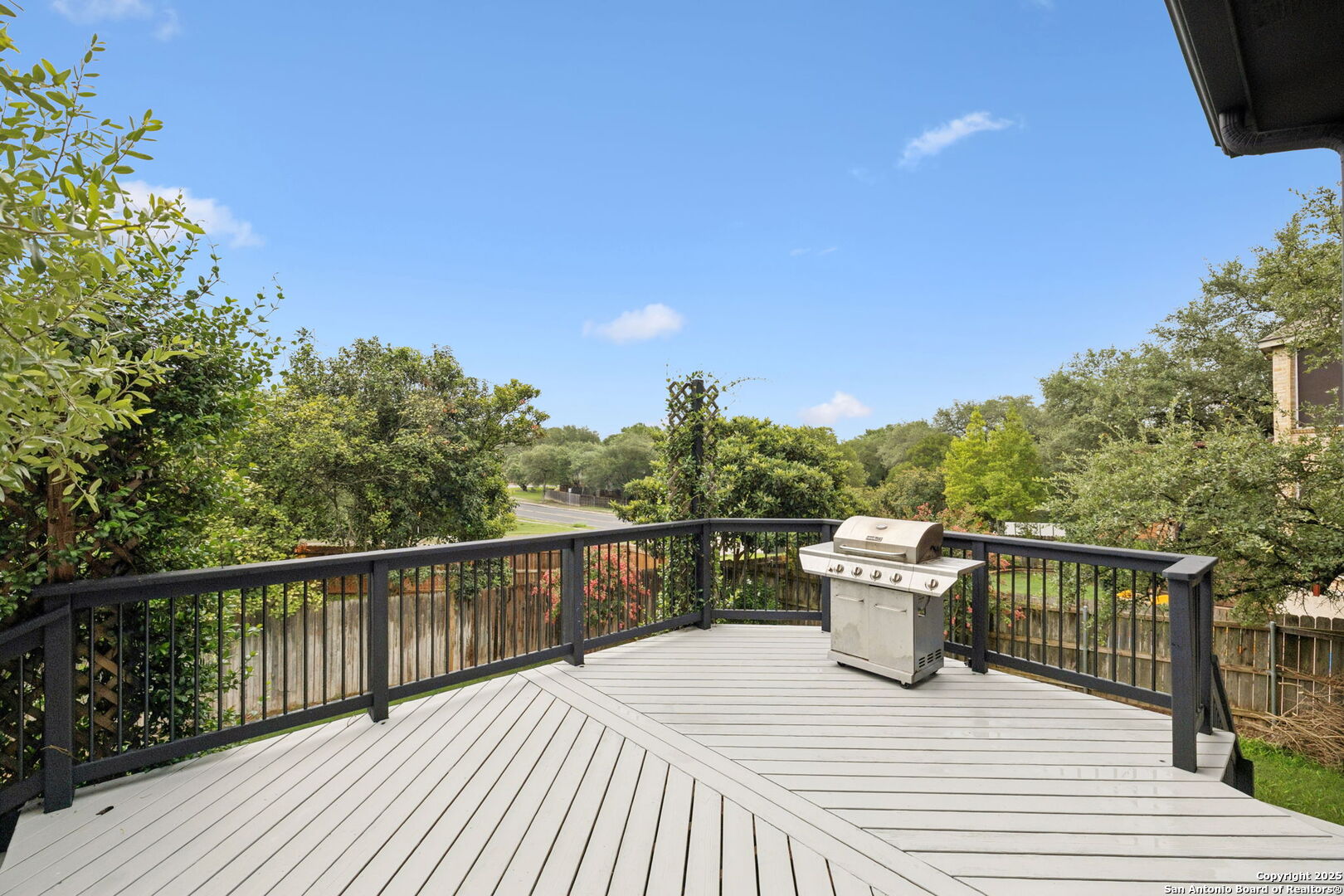 2504 Woodbridge