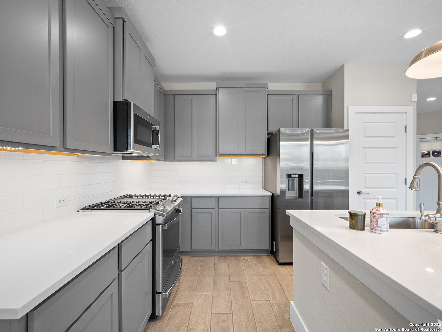 1511 E Sandalwood Ln #10