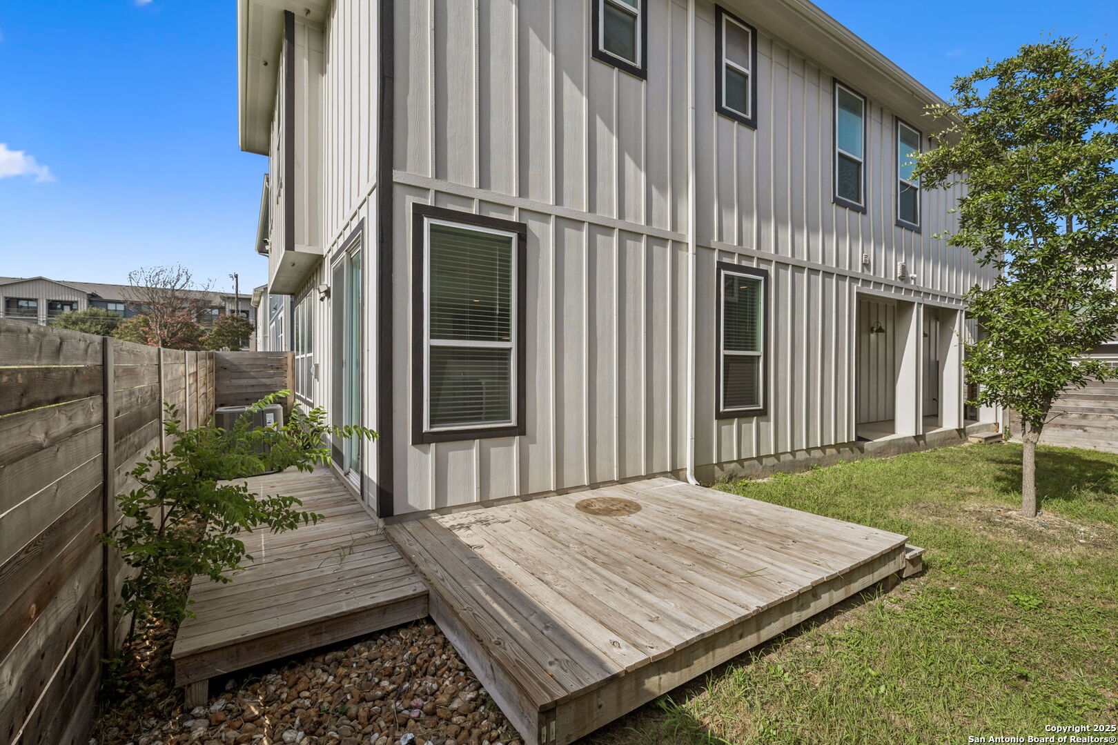 1511 E Sandalwood Ln #10