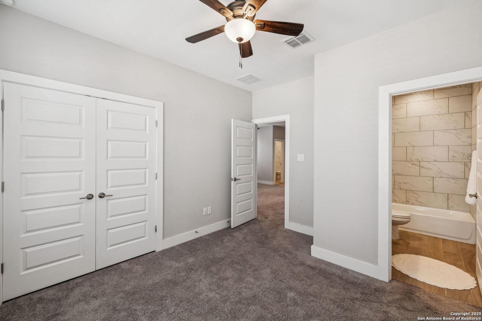 1511 E Sandalwood Ln #10