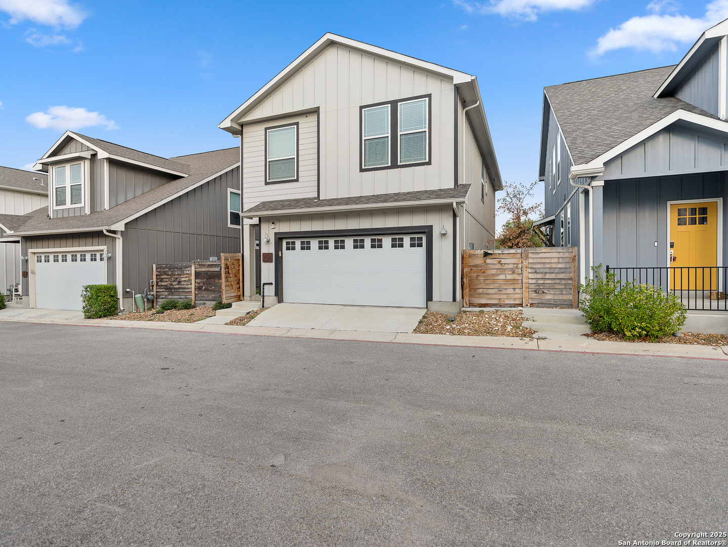 1511 E Sandalwood Ln #10