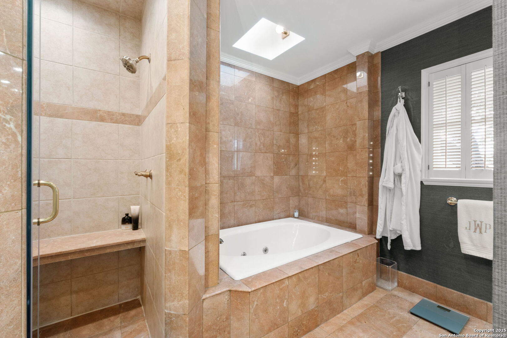 701 Ridgemont
