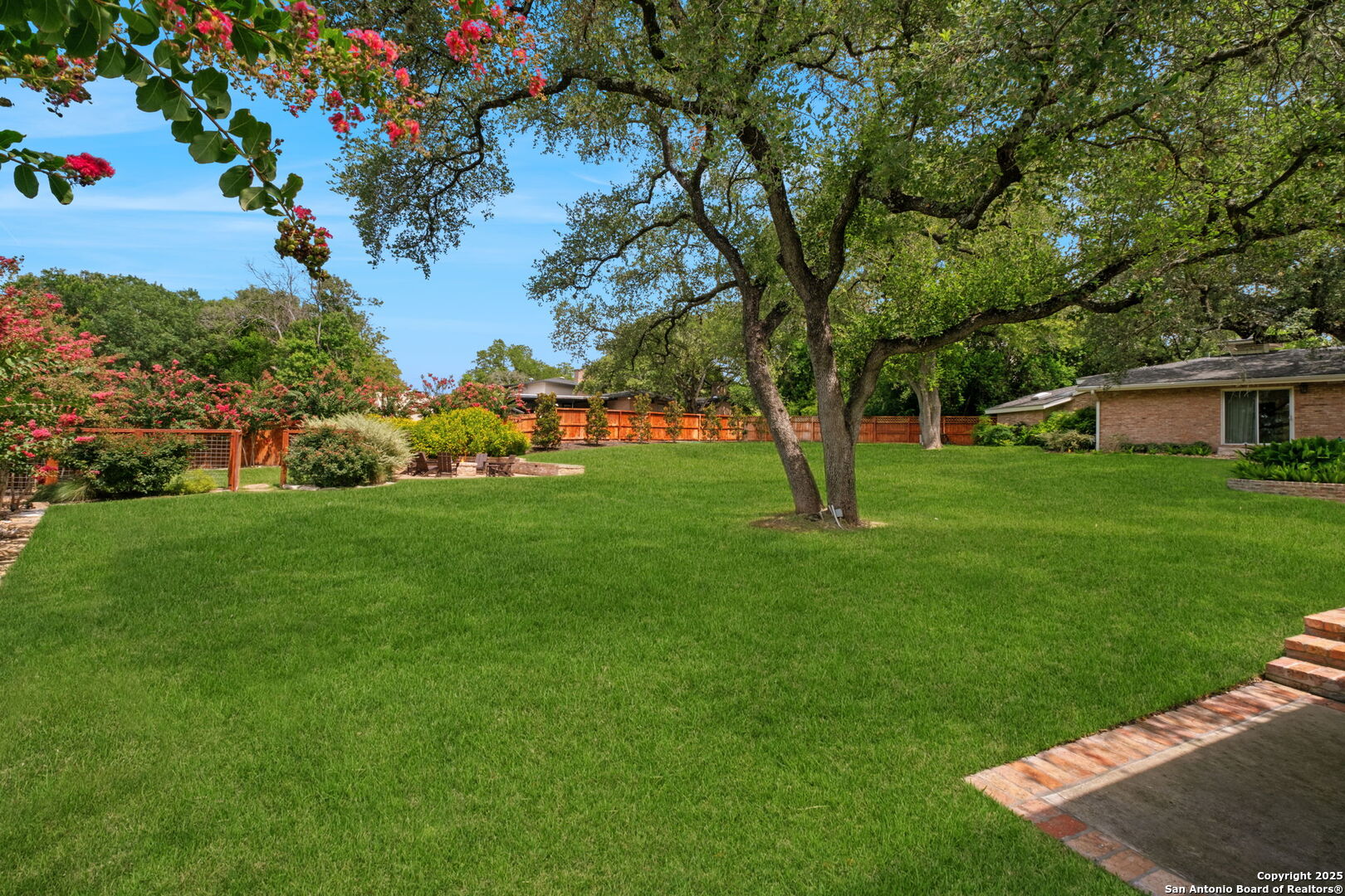 701 Ridgemont