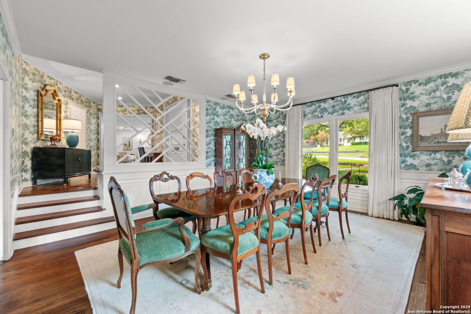 701 Ridgemont