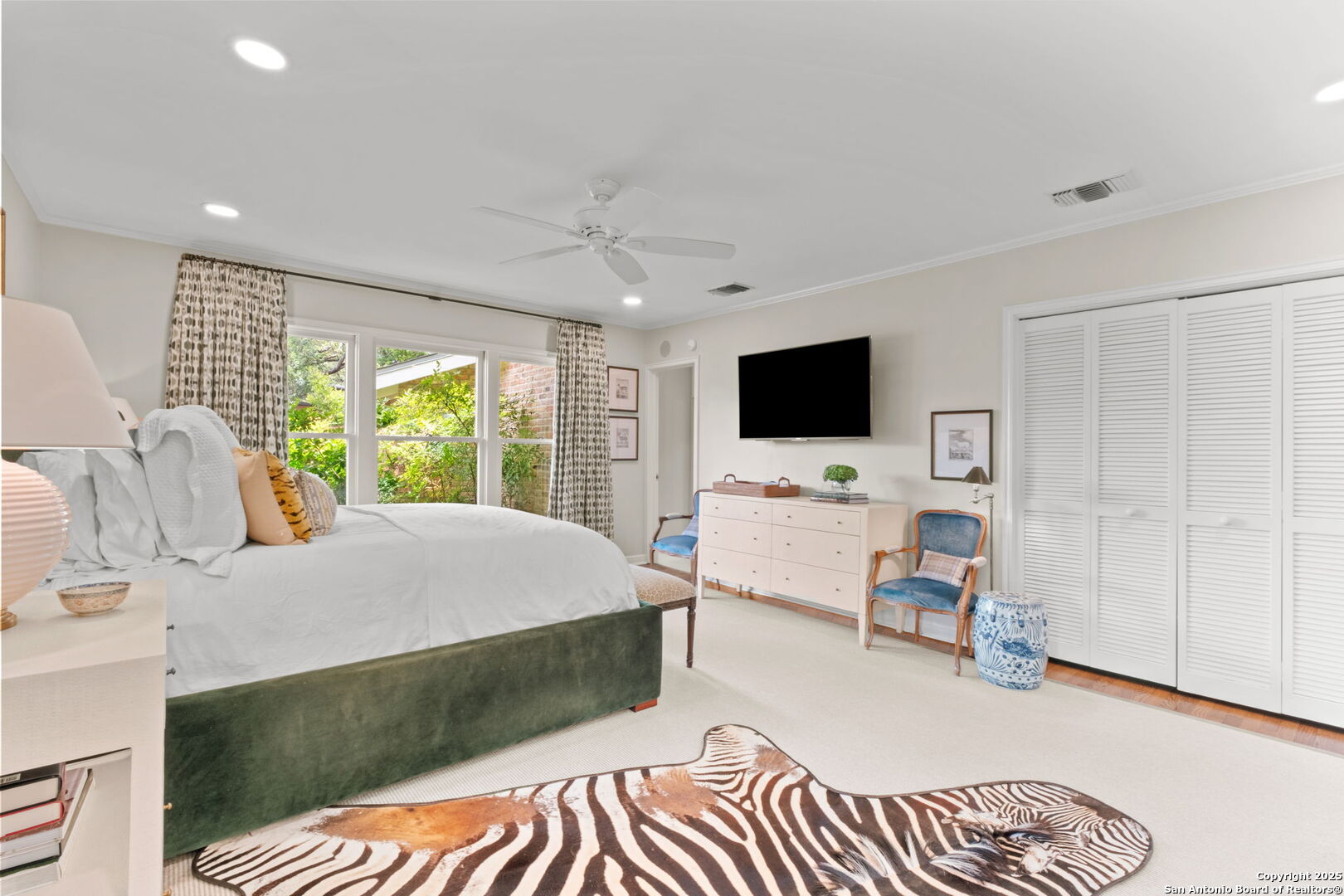 701 Ridgemont