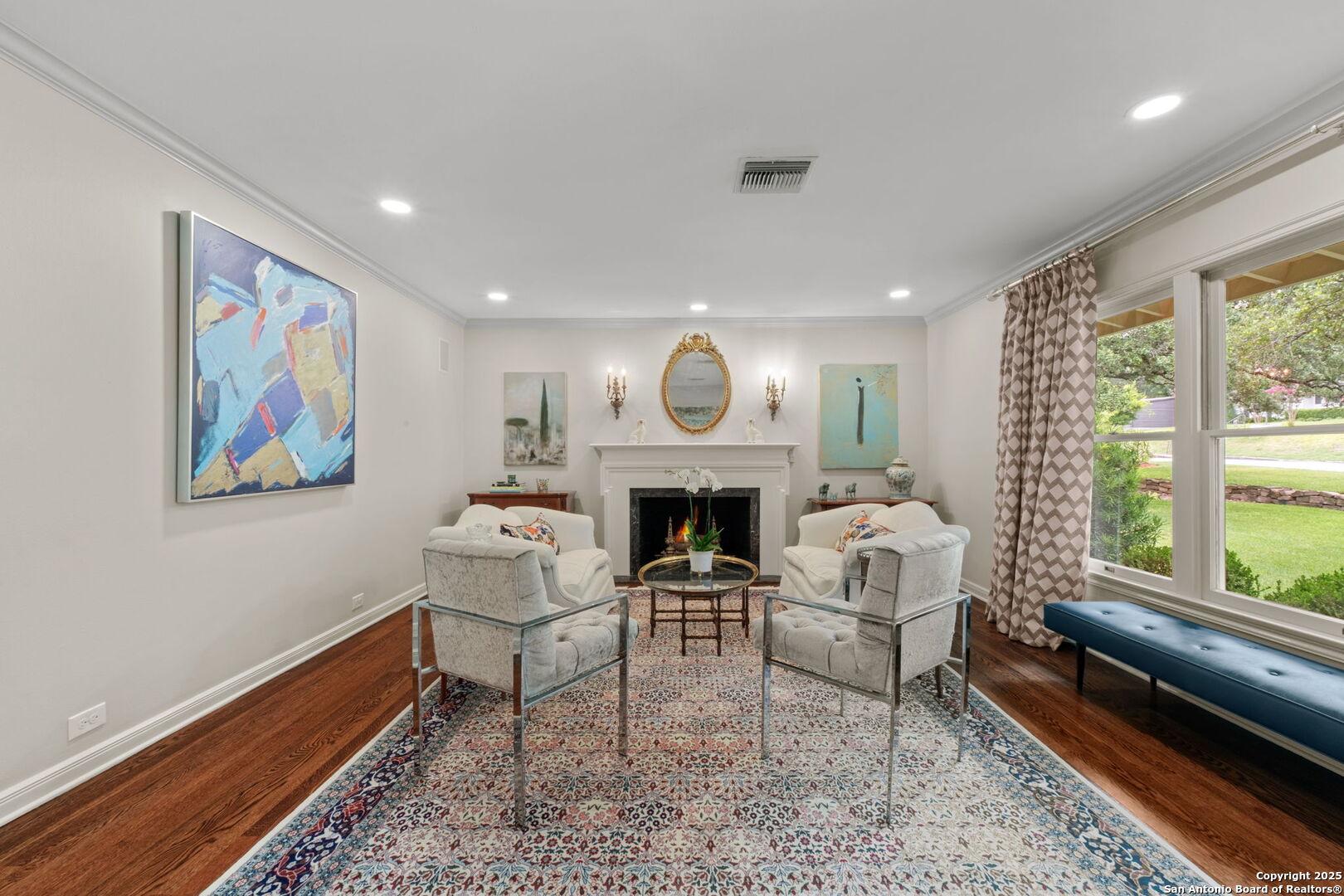 701 Ridgemont