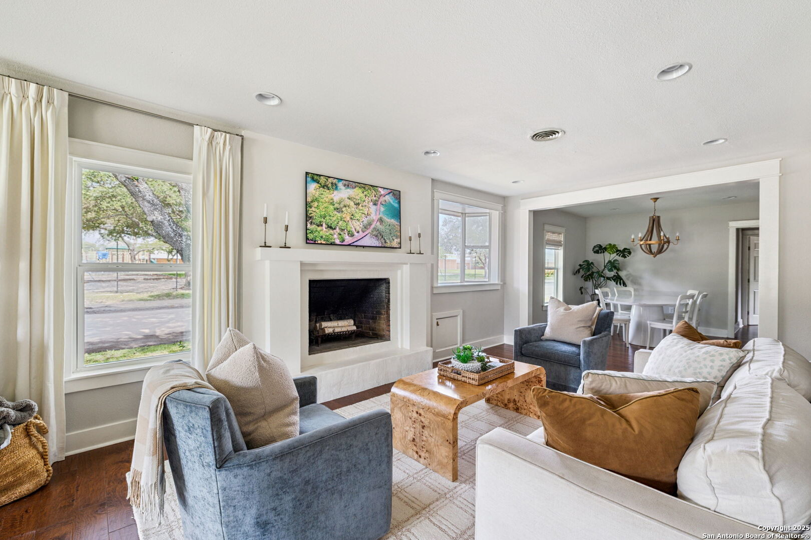 403 Larkwood
