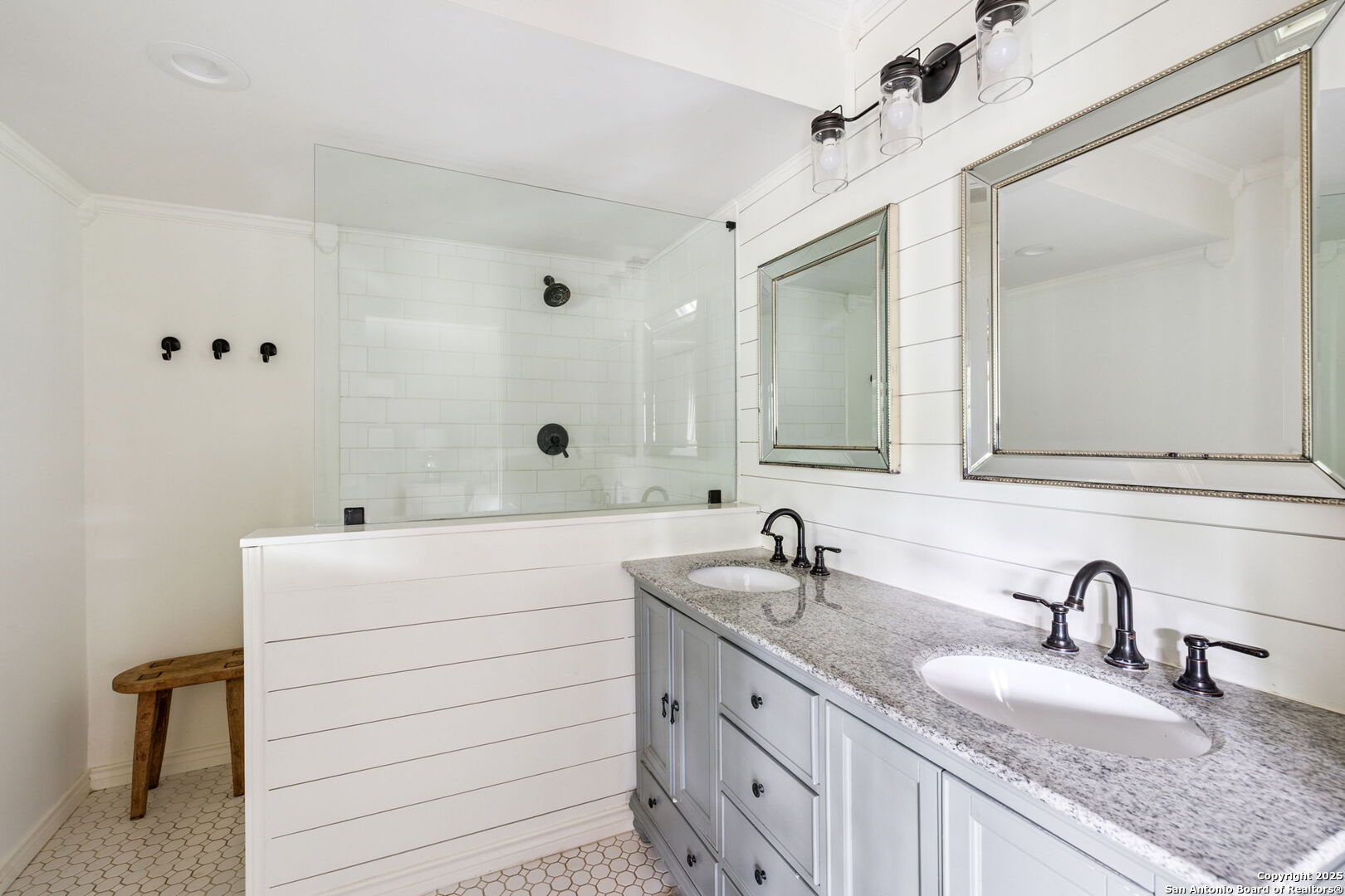 403 Larkwood